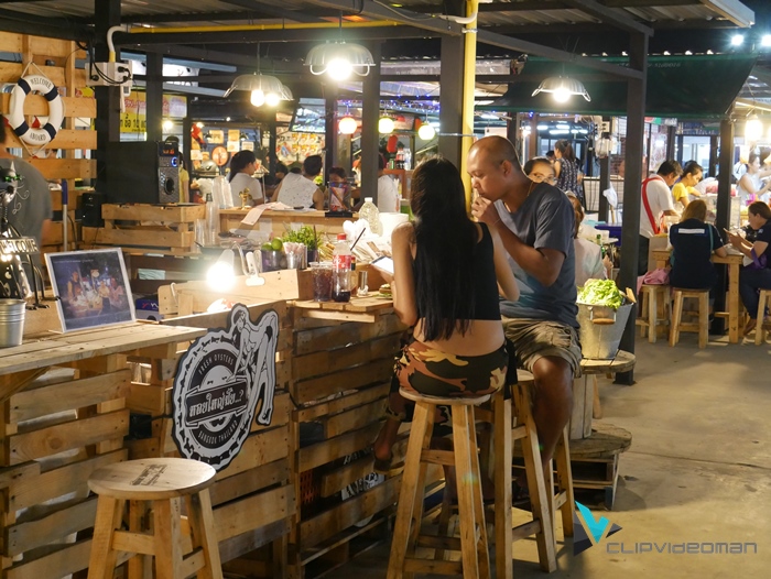 ตลาดนัดมะลิ เลียบด่วนเมืองทองธานี